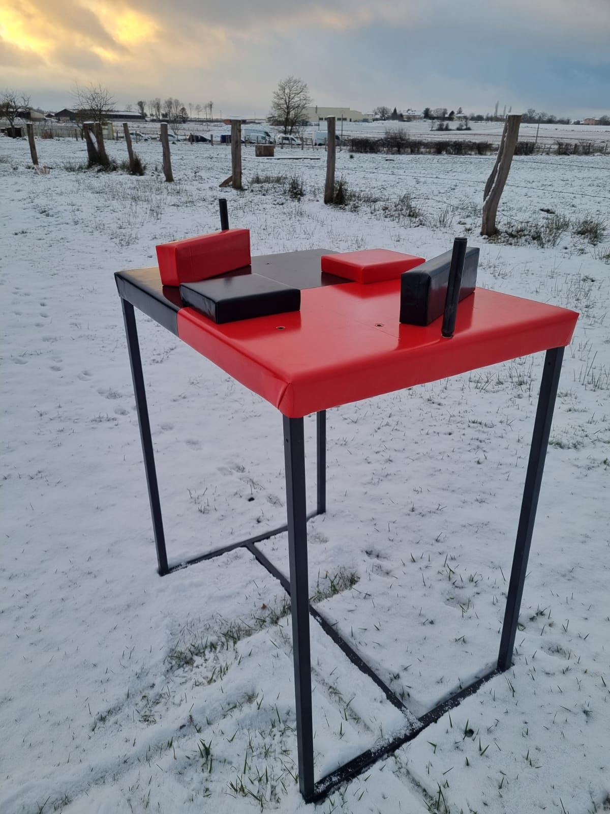 Table Bras de Fer Table Bras de Fer – Image 1